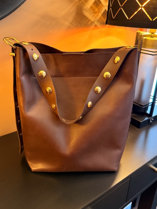 Handbags - Madewell Easential leather bucket tote bag